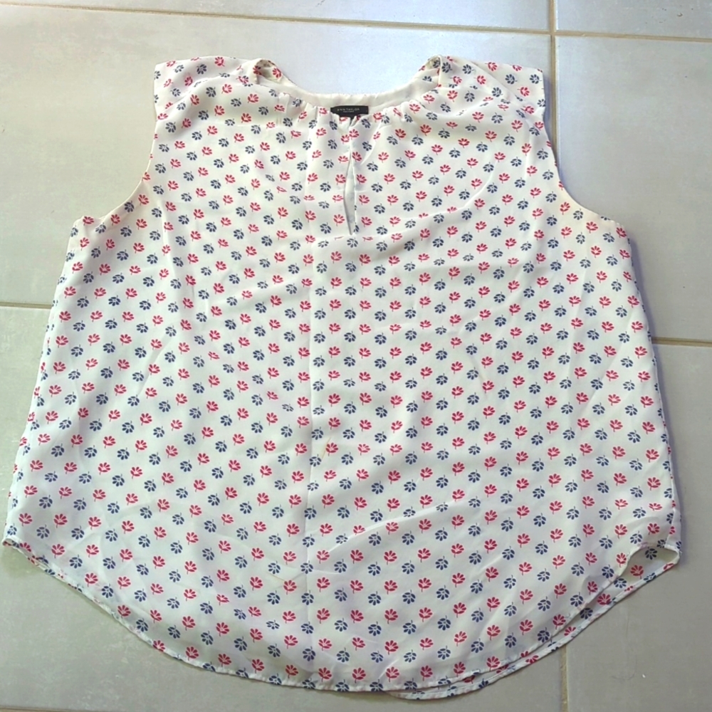 Ann Taylor white flower tank top